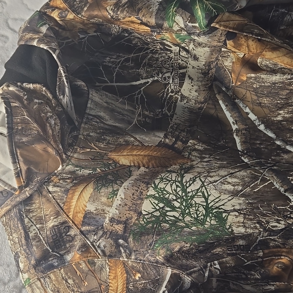 Small 34-36 Realtree Jacket - Picture 3 of 6